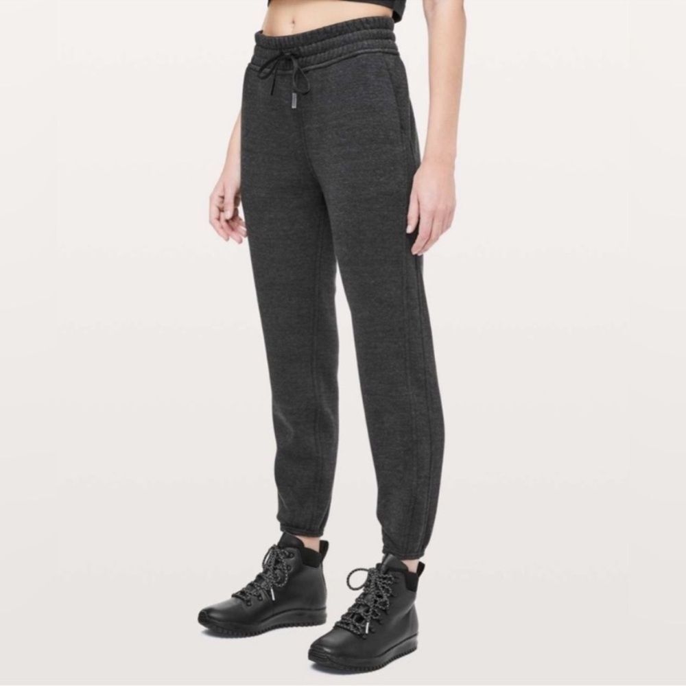 Lululemon Plush Times Jogger 28"
